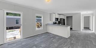 BRAND NEW 3 BR 2 BATH LUXURY MOBILE HOME - GREAT LOCATION ! Gallery 1