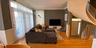 150 HERNDON MILLS Circle Gallery 4