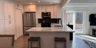 Spacious 3 Bedroom 2 Bath with a Den and Fireplace! Gallery 28