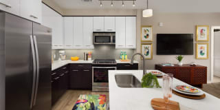 Nine15 Midtown Gallery 21