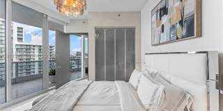 5959 Collins Ave Gallery 21