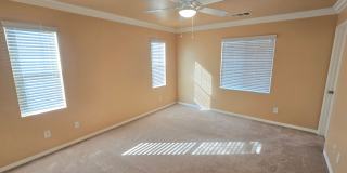 Beautifully maintained 2-bedroom, 2.5-bath with Loft • 1,504 sqft & 2-car garage. Gallery 37