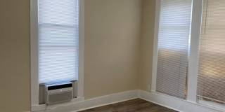 Charming 1-Bedroom Duplex in Wheatley Heights Gallery 2