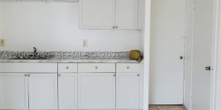 2114 Mckinley St Gallery 17