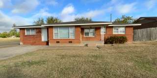 3831 NW Bell Avenue Gallery 1