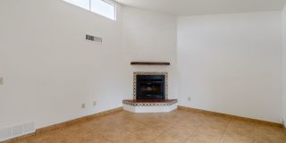 Private and Charming 2 Bed 1 Bath house Gallery 11