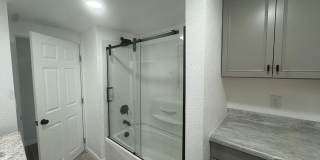 Updated 3 bedroom house Gallery 14