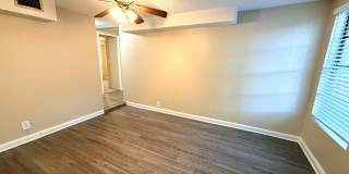 Downstairs 2BR/1BA Riverside Duplex Apartment Gallery 4