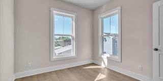 195 Romney Street Gallery 20