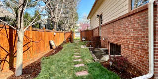 Spacious Garden-level Condo with Kitchenette in North Boulder Gallery 28