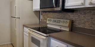 Beautiful 2-Bedroom, 3-Bathroom Townhome in Brandon Gallery 6