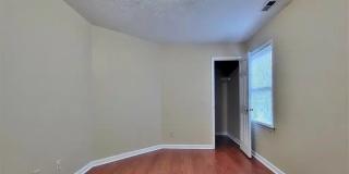 5532 NE Robmont Drive Gallery 12