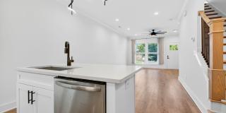 413 Lellyett Street Gallery 21