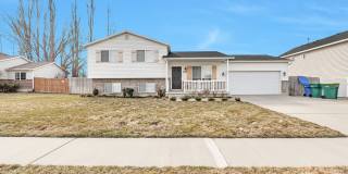 Beautiful 4 Bed - 3 Bath Lehi Home - Available on May 20th! Gallery 1