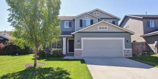 Spacious Home w/Open Floor-Plan Gallery 1