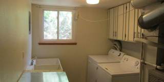 Wonderful Home in Campus West! Gallery 21