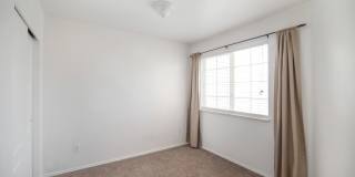 Beautiful Pet Friendly 3 bed/2.5 bath Townhome in Layton! Available on August 19th! Gallery 12