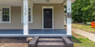 Four Bedroom 2 bath House with office on W Friendly Ave in Greensboro-near UNCG Gallery 3