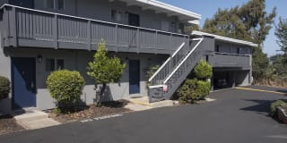 Monterey Townhouse Gallery 71