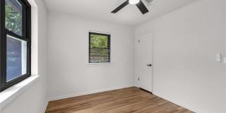 1414 S West Avenue Gallery 25