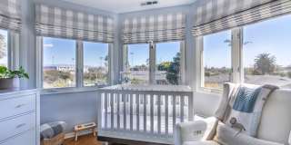 MODERN ARCHITECTURE W/ BEACH CHARM: BRIGHT & AIRY, 4BR3BA, 2-STORY HOME W/ OPEN & BRIGHT LIVING SPACE & LARGE YARD W/ DECK & JACUZZI LESS THAN A BLOCK TO LMU, CLOSE TO PARK, SHOPPING, LAX & 10 MINS TO BEACH! Gallery 33