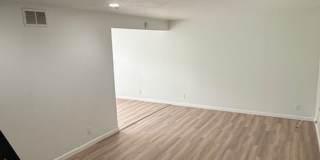 Adorable Upgraded Condo Near Downtown Gallery 12