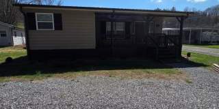 $1,350 - 2 Bedroom / 1 Bath Park Model in Tatham Mountain Park Gallery 1