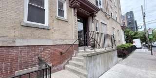 533 Monroe Street Gallery 13
