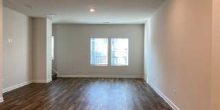 Room in 4 Bedroom Home at Tears Ln Gallery 5