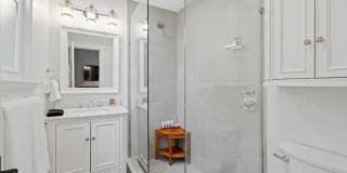 Beautifully Furnished 2 Bedroom Apartment Gallery 16