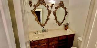 Prime Location 4 Bedroom 3 1/2 bath 2 garages! Gallery 25