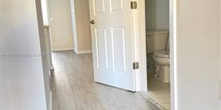 978 NE 42nd Pl Gallery 4