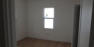 1004 NE 3rd Street Gallery 23