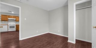1602 W Elm Street Gallery 15