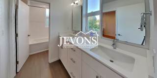 Luxury single-family home with inclusive water, sewer, and garbage Gallery 29