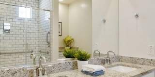 2930 N RAVEN -- Gallery 15