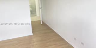 800 NE 195th St Gallery 18