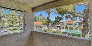 Upgraded 2 bedroom 2 bath upstairs condo Gallery 47