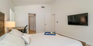 19067 Sprague Street Gallery 18
