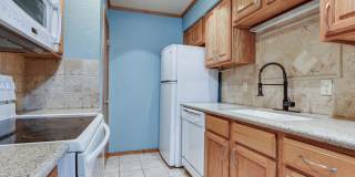 1 Bedroom 1 Bath Condo - Wilshire And NW Expressway Gallery 18