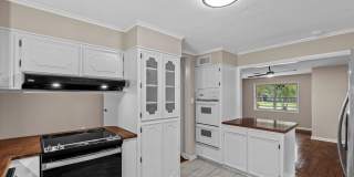 Large and Remodeled.. Shreve Island Beauty!! Large and Remodeled.. Shreve Island Beauty!! Gallery 1