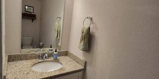 Convenient Location! Beautiful 3/2.5 Townhome w/ Pool Community! Gallery 18