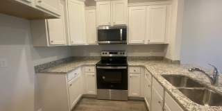 Modern, Spacious & Efficient Townhome in Lynn Haven! *1/2 OFF Security Deposit for Active-Duty Military!* Gallery 5