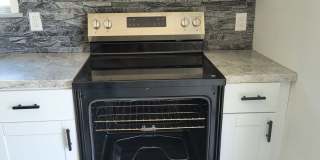 Newly Remodeled 2 Bedroom 1 1/2 Bath Home Gallery 4