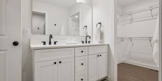 Model 3 Bedroom Town Home Gallery 24