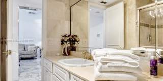 2889 NE 35th St Gallery 54