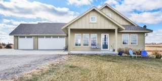 Tucked Away Yet Close to It All-Beautiful Elkhorn Rental has it all! Gallery 1
