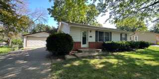 ESTABLISHED NEIGHBORHOOD!!  4 Bedroom, 2 Bath Home in Ankeny Gallery 1