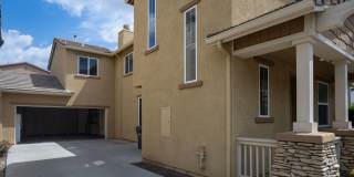Location, Comfort & Space — 60 Crocus Has It All! Beautiful 3 bedroom, 2.5 bathroom  Redlands Home in Desirable Neighborhood! Gallery 25