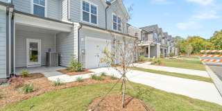 Like A Brand New 3 Bedroom Townhome in the heart of Steele Creek Area Gallery 31